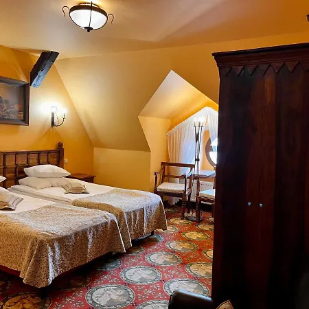 Zamek Отель Рын