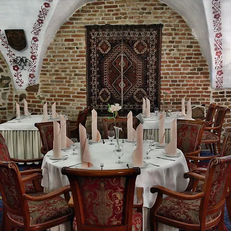 Zamek 호텔 4*